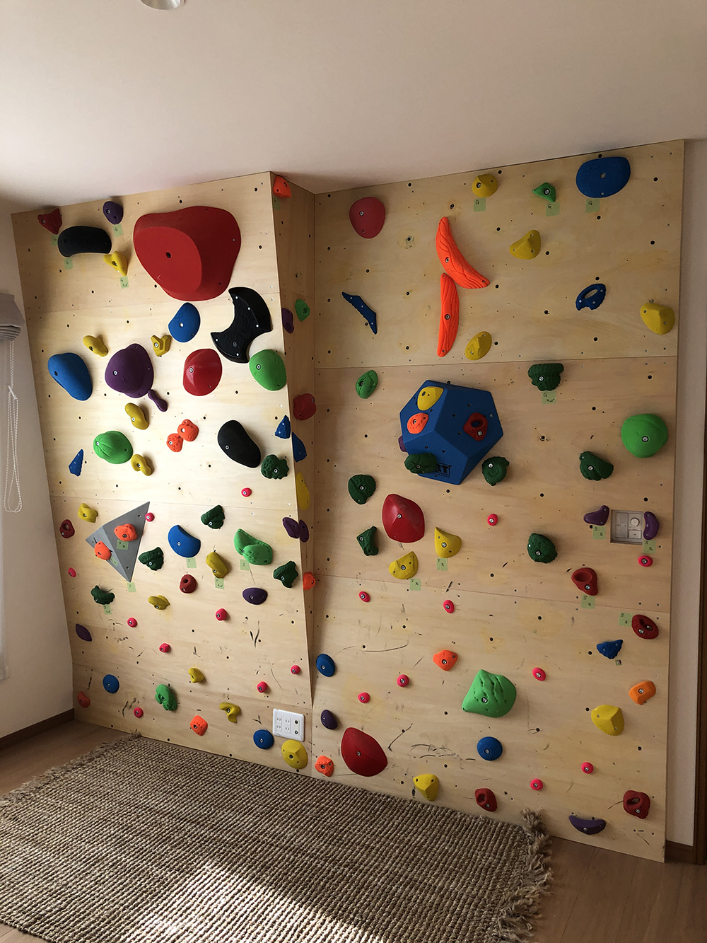 茨城県K邸ボルダリングウォールメンテナンス – クライミングウォール