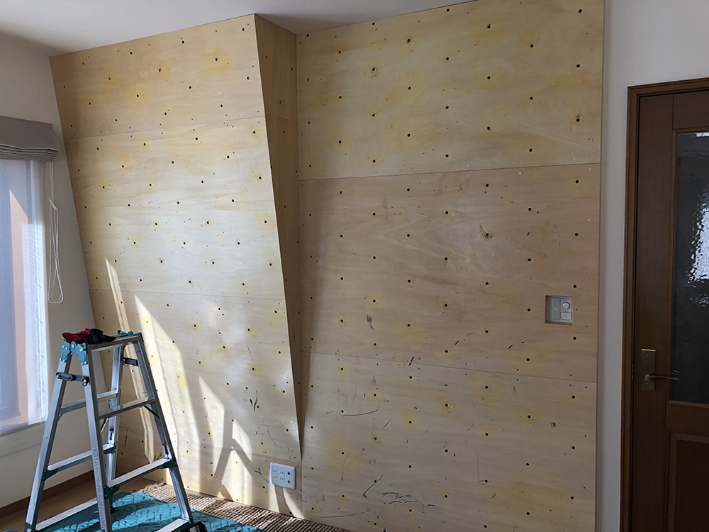 茨城県K邸ボルダリングウォールメンテナンス – クライミング