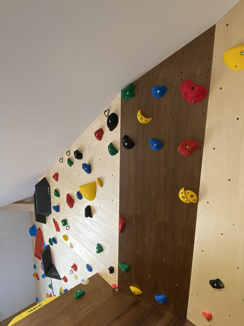 埼玉県個人宅クライミングウォール – クライミングウォール施工